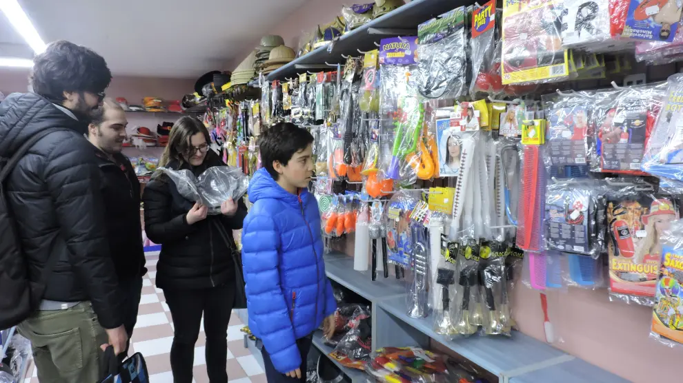 Los más pequeños se preparan para el carnaval de Huesca