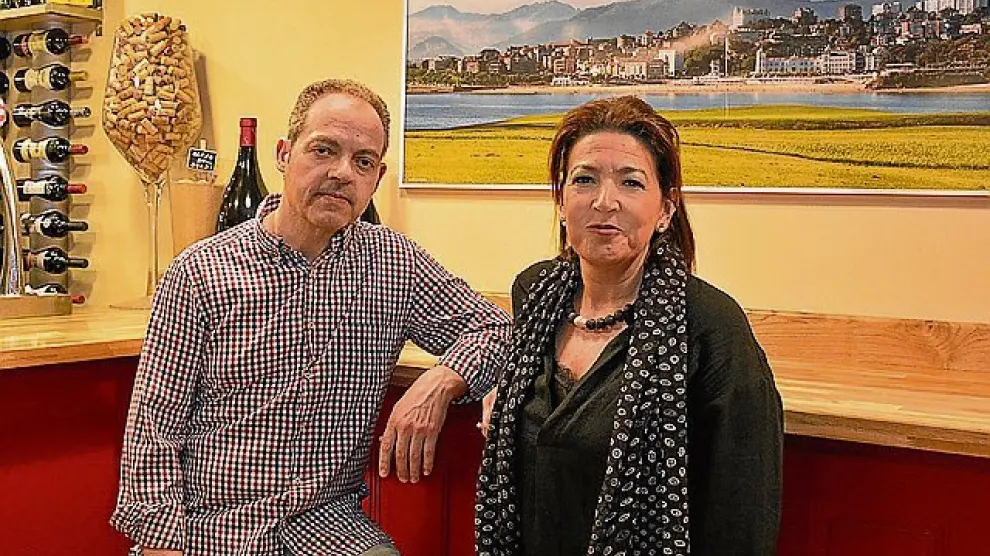 Santiago Santamaría y Mamen Bolado, en El Sardi.