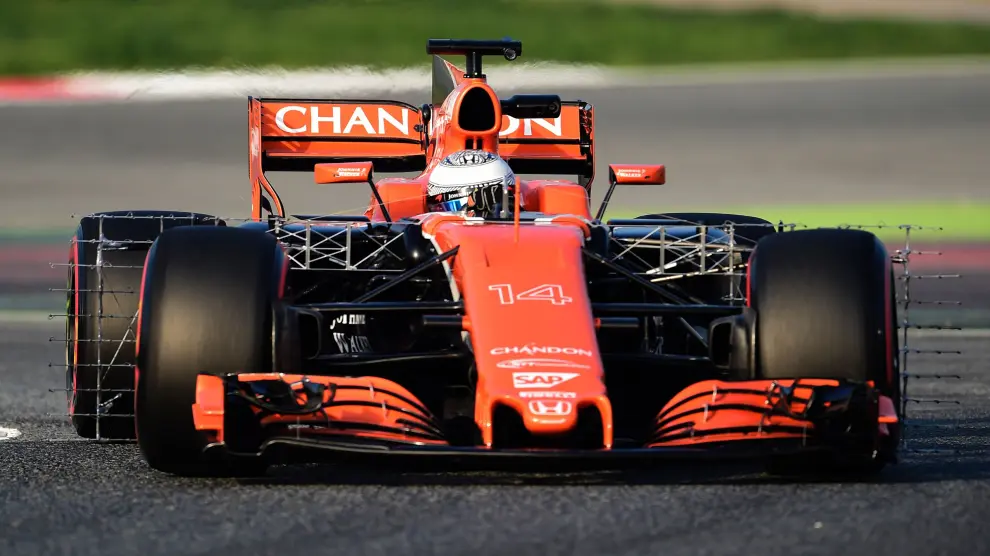 Alonso rodando con su nuevo coche.