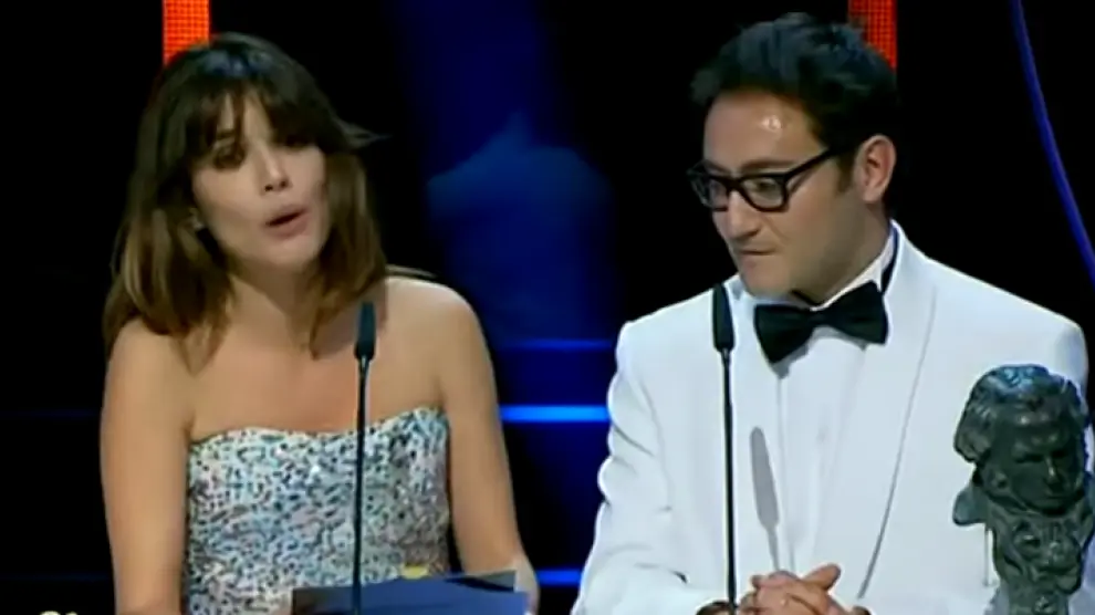Adriana Ugarte y Carlos Santos, al anunciar el verdadero ganador del Goya a la Mejor Canción en 2015.