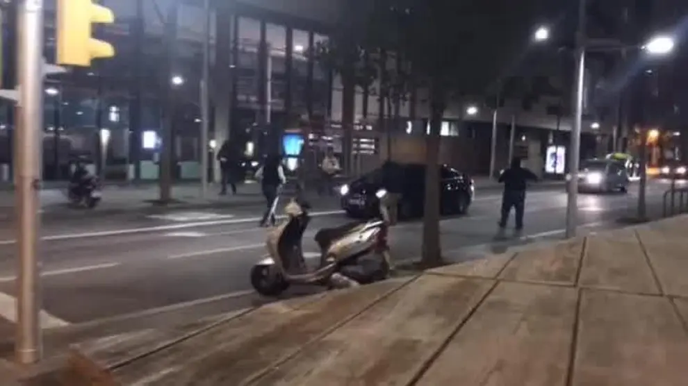 Atacan un taxi clandestino en Barcelona