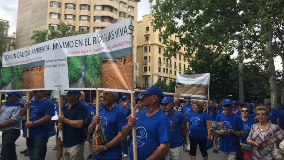 Manifestación por un caudal mínimo en el río Aguasvivas celebrada en julio en Zaragoza.