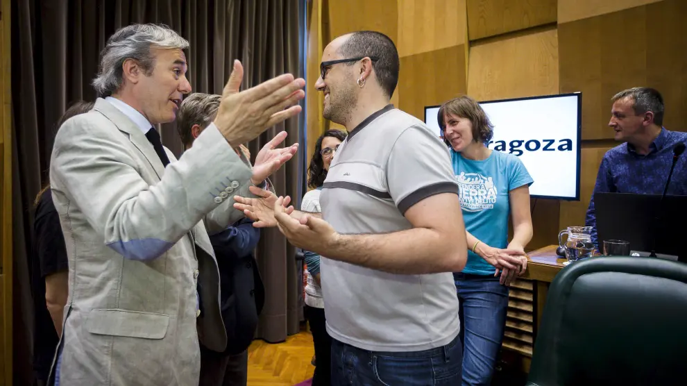 Azcón y Cubero, en otra pasada 'intervención' conjunta, en un pleno del Ayuntamiento de Zaragoza