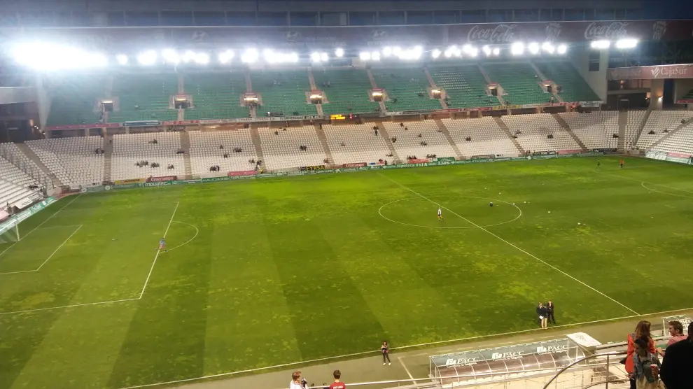El estadio Arcángel de Córdoba, en los momentos previos al partido.