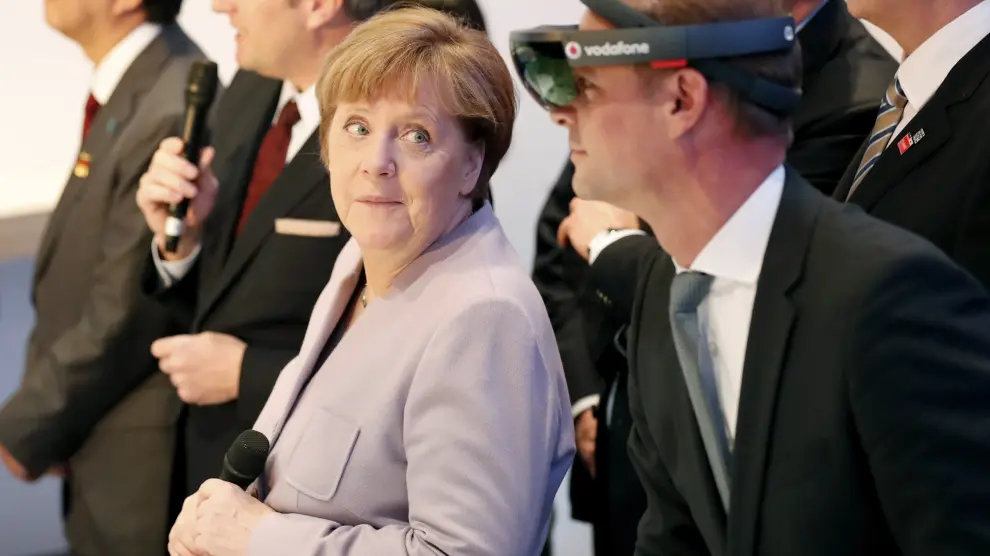 Merkel, este lunes, en la feria tecnológica de Hannover.