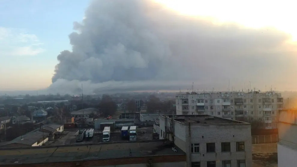 Gran incendio declarado este jueves junto a la ciudad ucraniana de Balakleya.