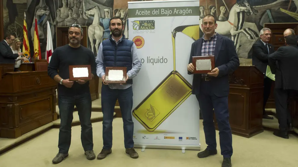 Nacho Gasulla, Javier Sánchez y Florentino Alfonso, los tres maestros almazareros premiados.