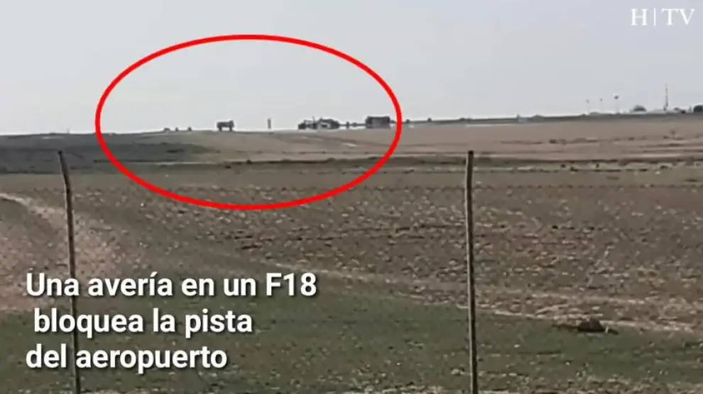 Un caza F18 sufre una avería y bloquea la pista del aeropuerto de Zaragoza