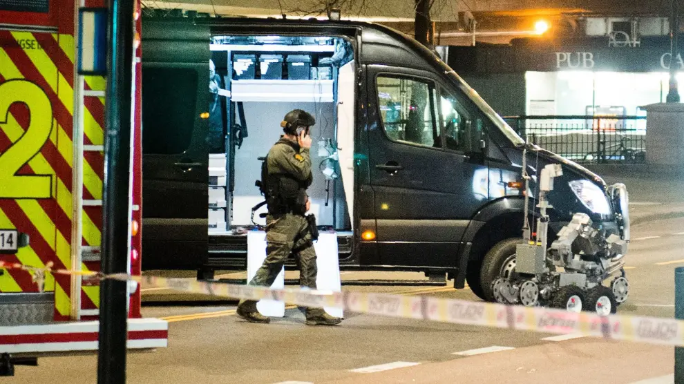 El sábado por la noche la policía noruega acordonó varias calles del centro de Oslo.