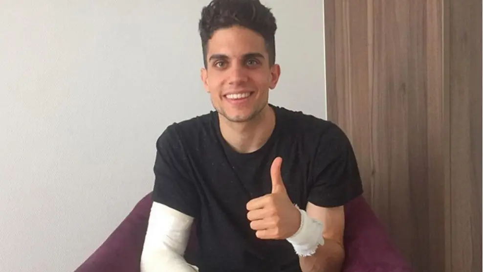 Bartra, sonriente en Instagram tras la operación