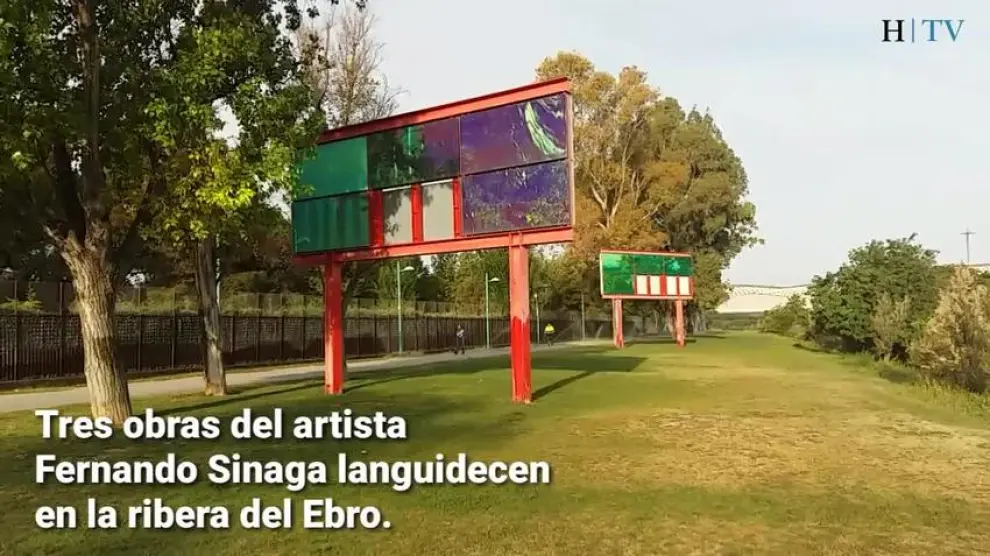 Tres obras de Fernando Sinaga languidecen en la ribera del Ebro