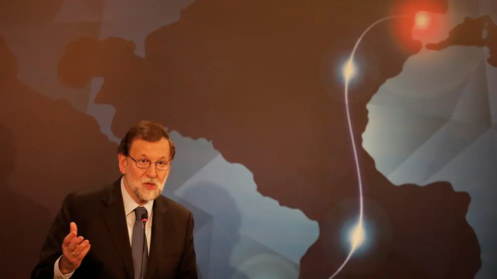 Rajoy en la presentación del cable submarino.