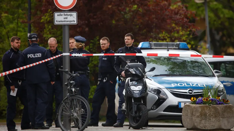 Un hombre ha resultado herido de bala por los disparos realizados por la Policía frente a un hospital en Berlín.