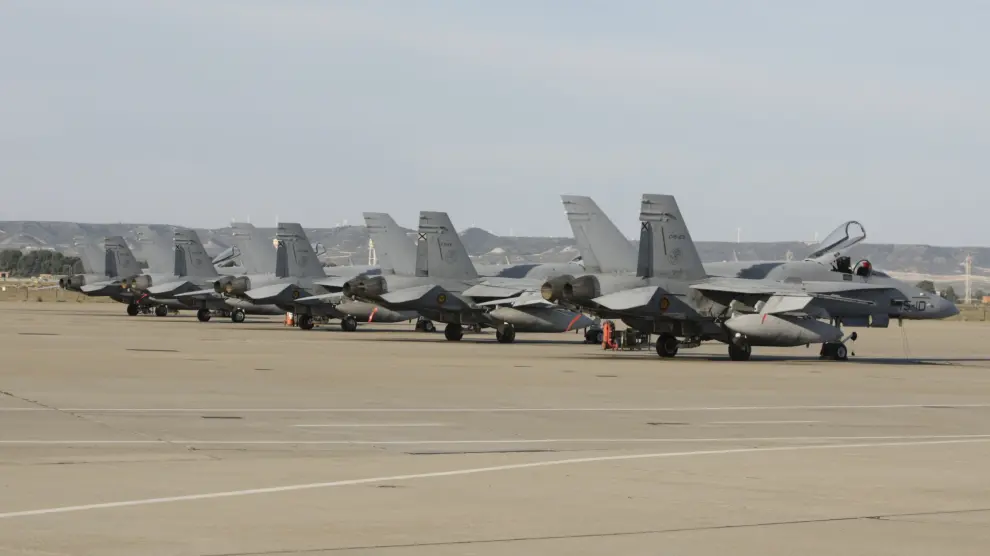 Cinco F-18 de la Base Aérea de Zaragoza parten hacia Estonia