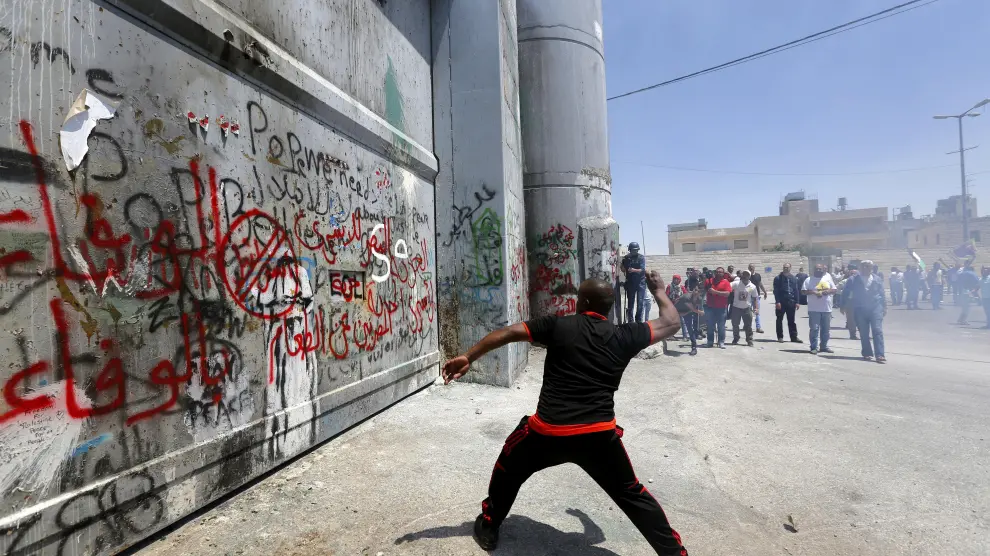 Enfrentamientos entre palestinos y fuerzas israelíes en el 'Día de la ira'.