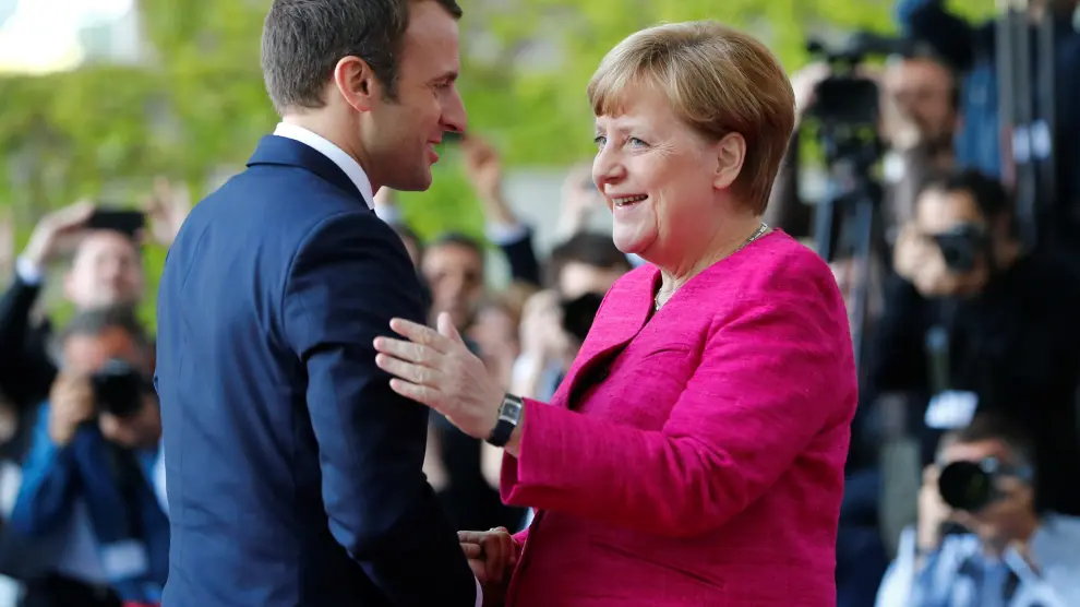 Macron y Merkel se reúnen este lunes en Berlín.