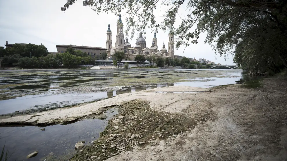 Bajo caudal del Ebro