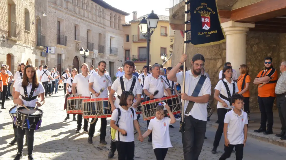 Tambores para celebrar los 400 años de la iglesia parroquial de Fonz
