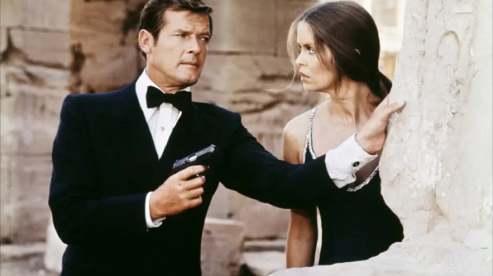 Roger Moore en una de las películas de 007