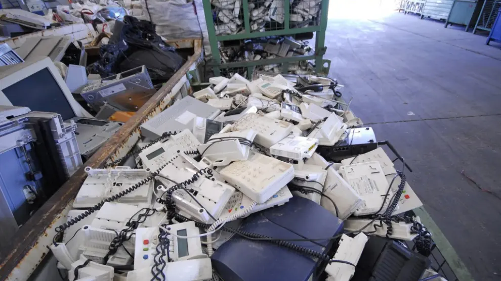 El reciclaje de residuos electrónicos es una práctica cada vez más extendida.