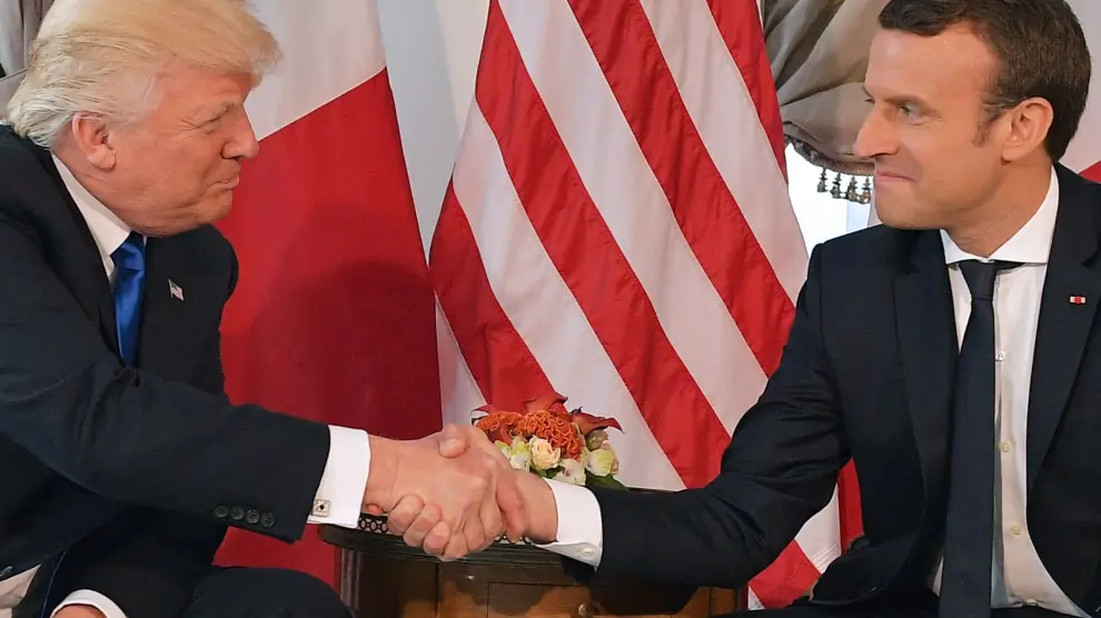El apretón de manos de Trump y Macron que tanto ha dado que hablar.