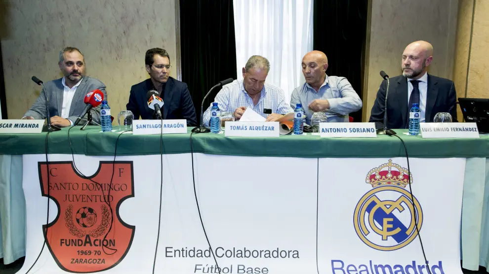 El Real Madrid firma un convenio de colaboración con el CF Santo Domingo Juventud.
