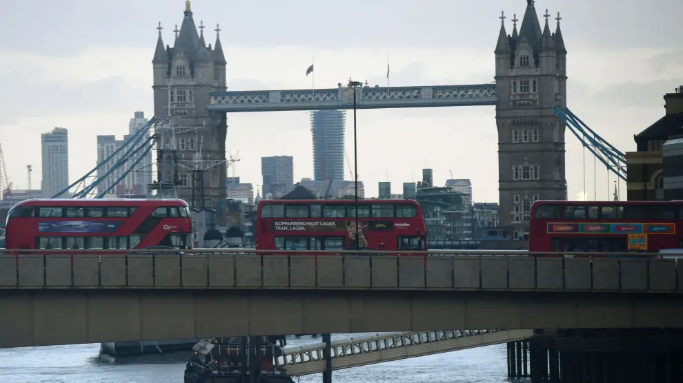 Foto de archivo del puente de la Torre en Londres