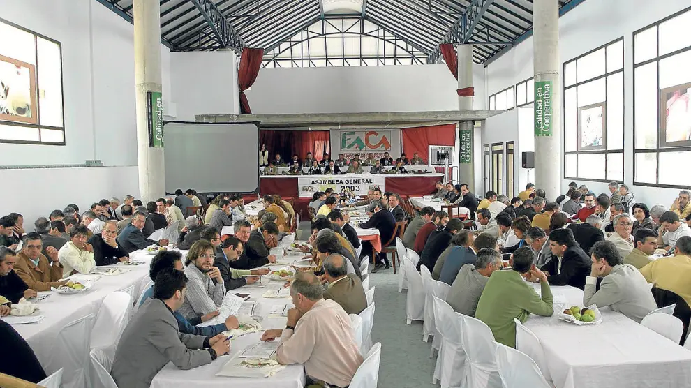 Imagen de archivo de 2003 de la inauguración de las nuevas instalaciones de FACA en Mercazaragoza.