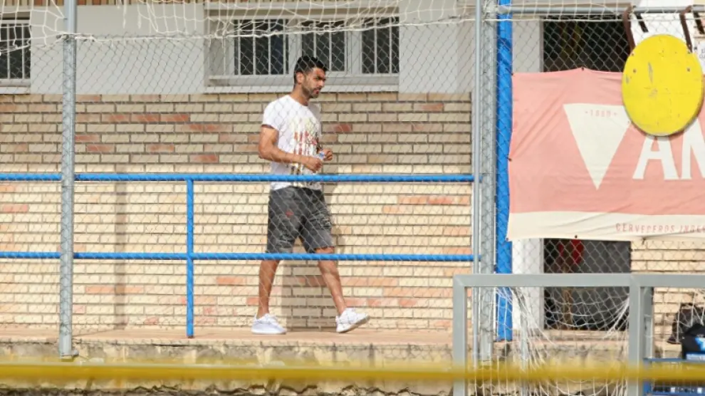Ángel, vestido de calle en la Ciudad Deportiva, no se entrenó.