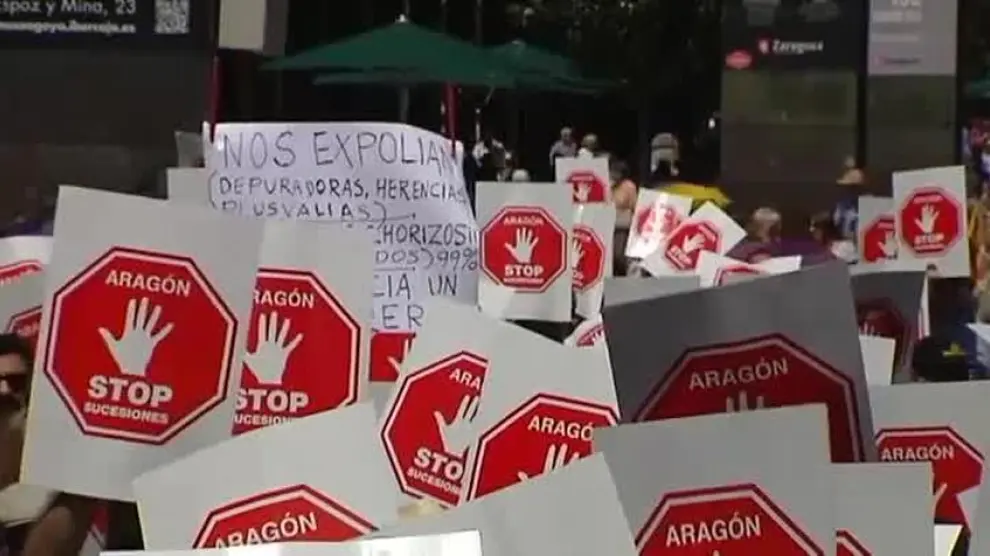 Centenares de aragoneses piden la supresión del impuesto de sucesiones