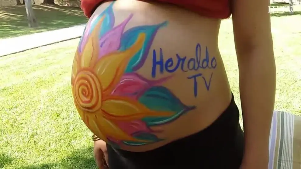 Un regalo original para una embarazada: Belly painting