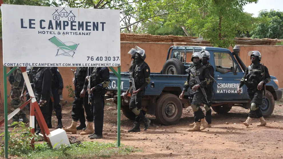 Aumenta a cuatro muertos el balance del atentado contra un hotel de lujo en las afueras de Bamako.