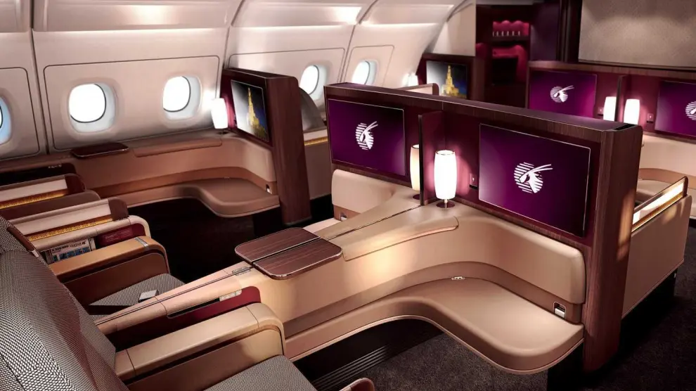Primera clase en un avión de Qatar Airways.