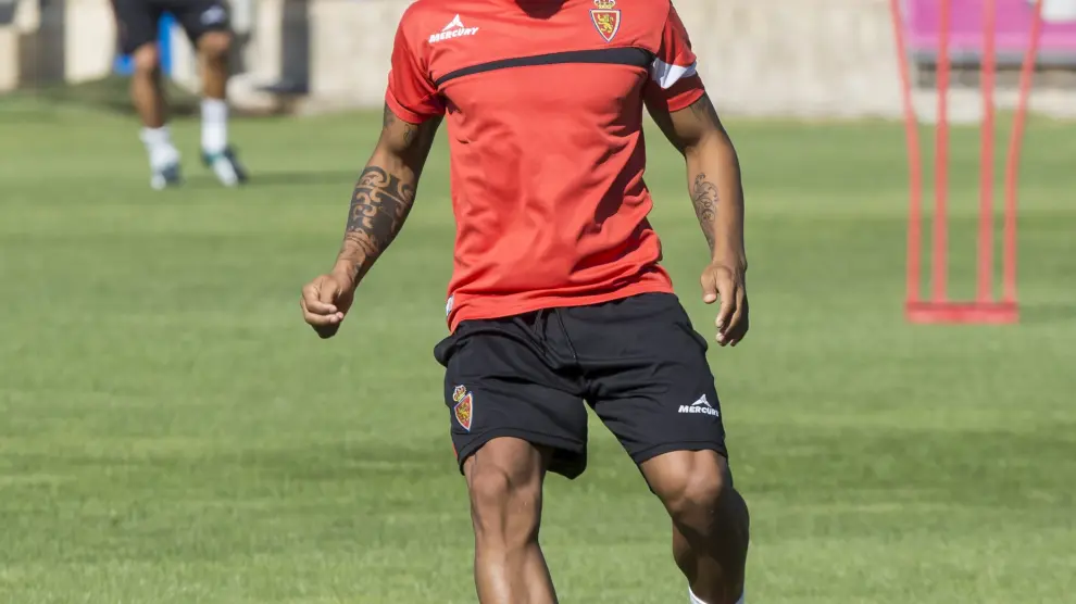 Jorge Díaz, durante un entrenamiento con el Real Zaragoza.