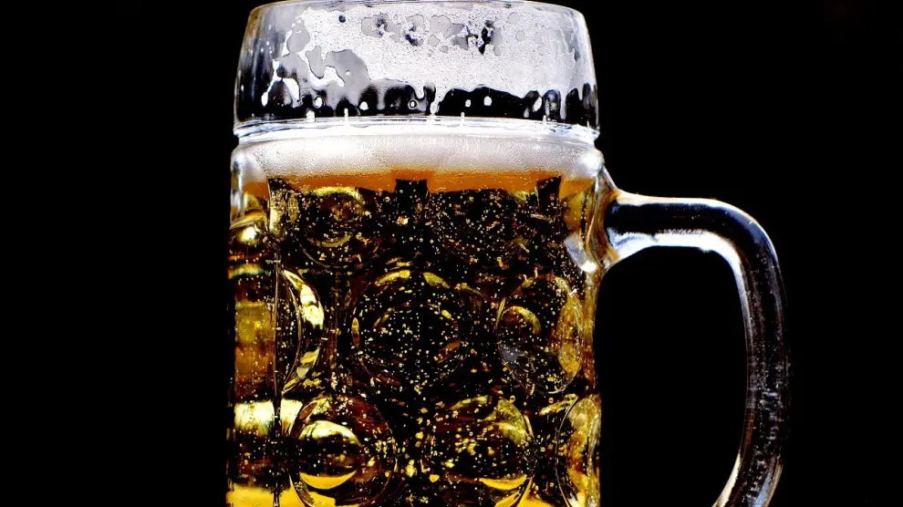 Una cerveza fresquita ayuda a sobrellevar el calor.