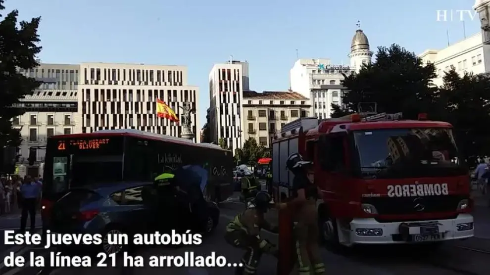 Herida una mujer tras un choque entre un bus y un coche en plaza España