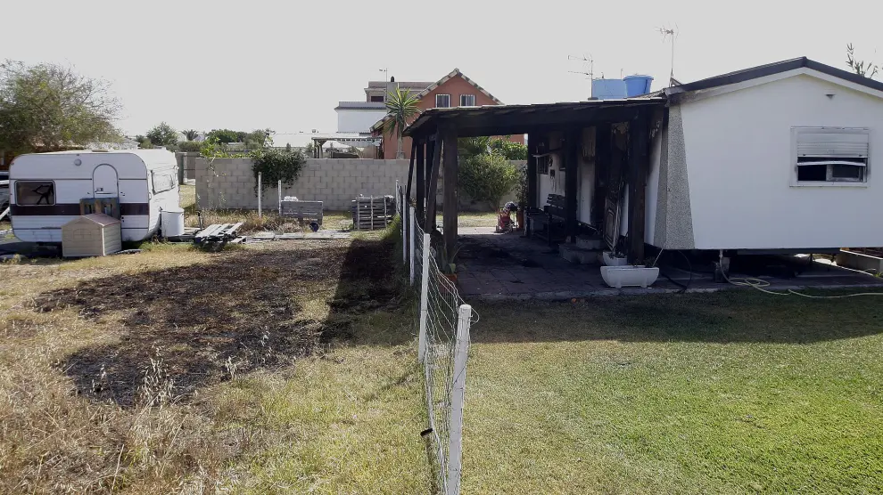 Imagen de la vivienda incendiada donde han fallecido tres personas