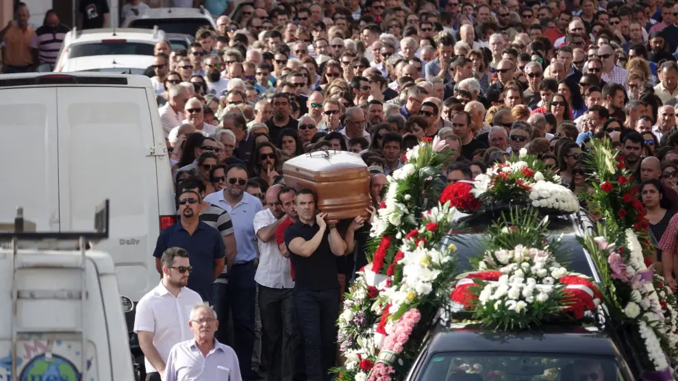 Funeral por el ciclista fallecido José Lorenzo Albelda, en Cella