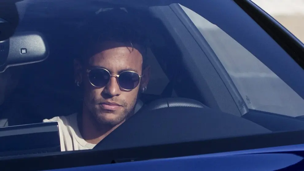 El delantero brasileño Neymar da Silva ha ido a la Ciudad Deportiva Joan Gamper.
