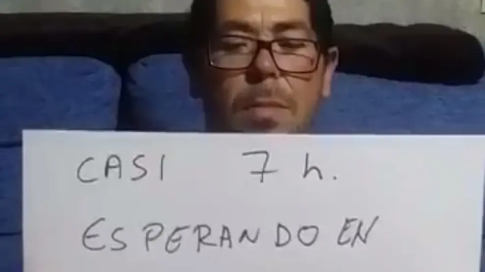 Juan José Aguilera, el paciente afectado, cuenta su experiencia en un vídeo difundido por Marea Blanca