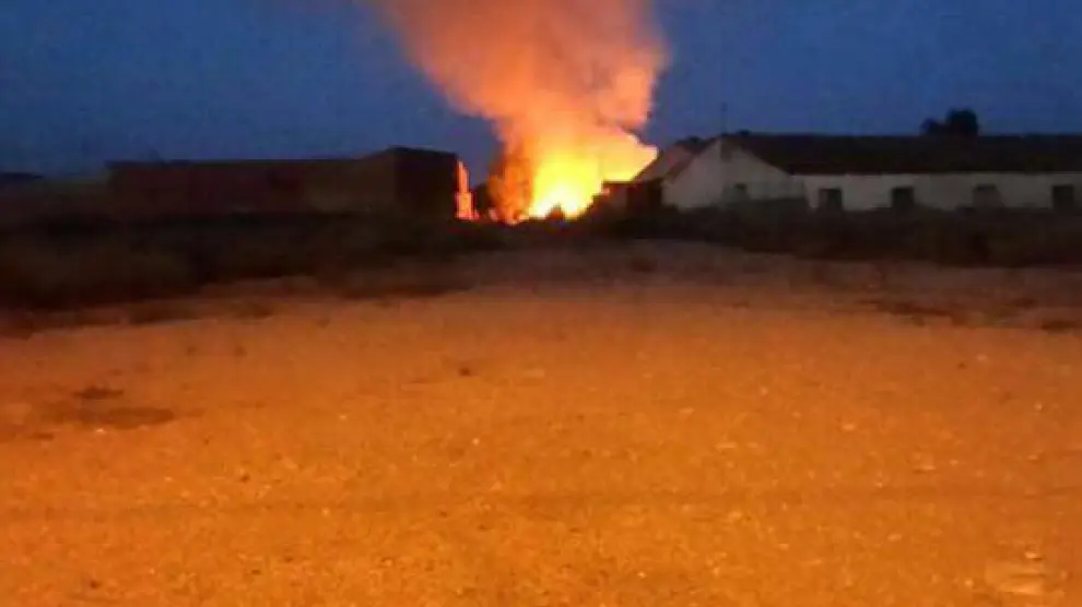 Incendio en la localidad zaragozana de San Mateo de Gállego.
