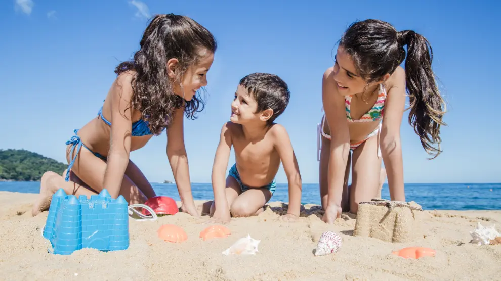La playa es uno de los destinos vacacionales donde más niños se pierden cada verano.