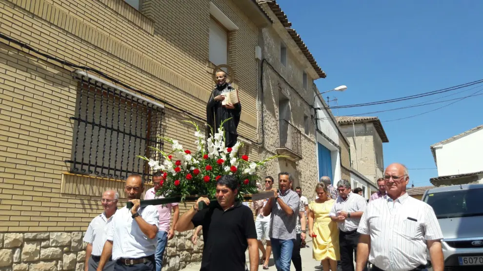 La imagen de San José de Calasanz recorrió las calles de Cofita.