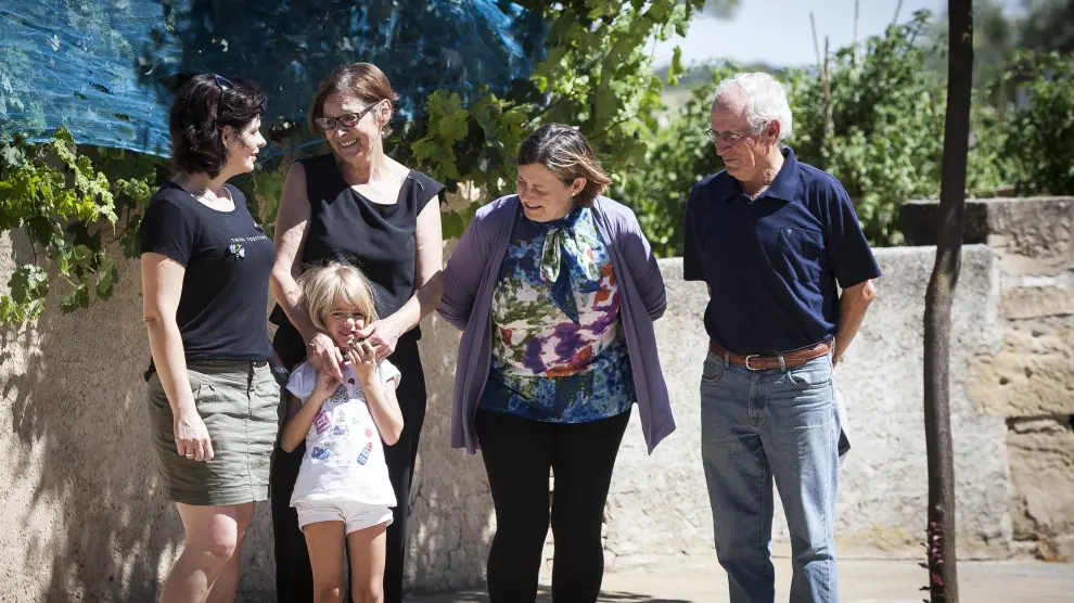 Cristina Ríos, Simonne Sablé (con su nieta), Maite Vidal y Conrado Betrán, en Alerre.
