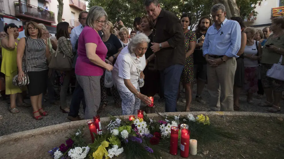 Concentración en el barrio de Jesús por los atentados de Barcelona y Cambrils
