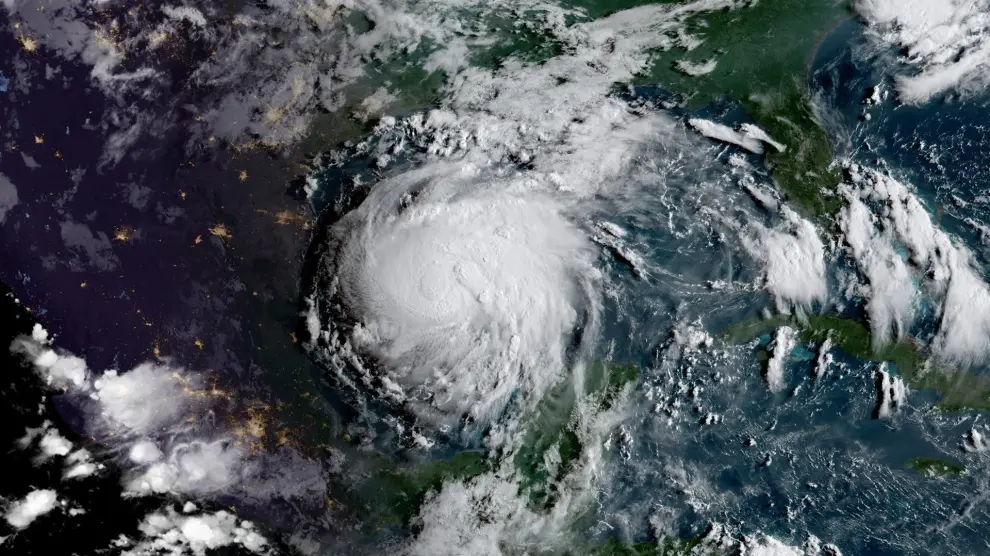El huracán Harvey acercándose a la costa de Texas.