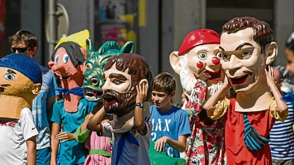 Una imagen de los cabezudos de Barbastro, protagonistas de un vídeo promocional del Ayuntamiento.