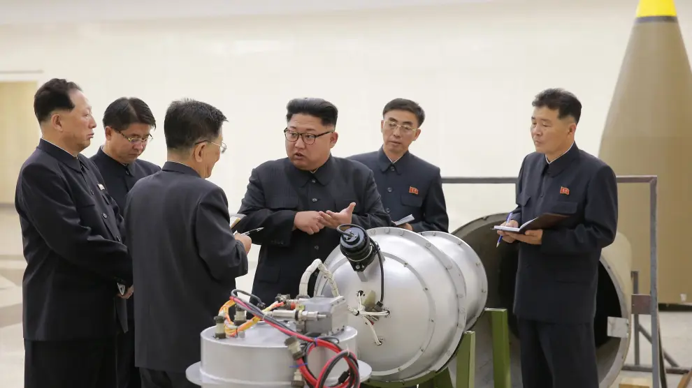 Kim JOng Un visita unas instalaciones nucleares