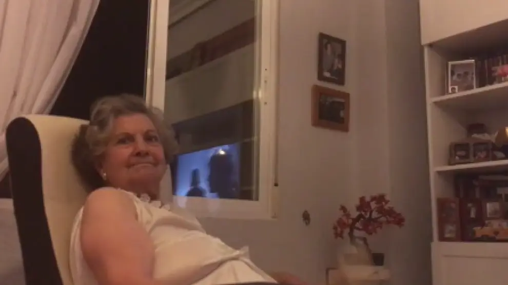 Esta abuela andaluza se ha hecho viral gracias a sus ingeniosos comentarios.