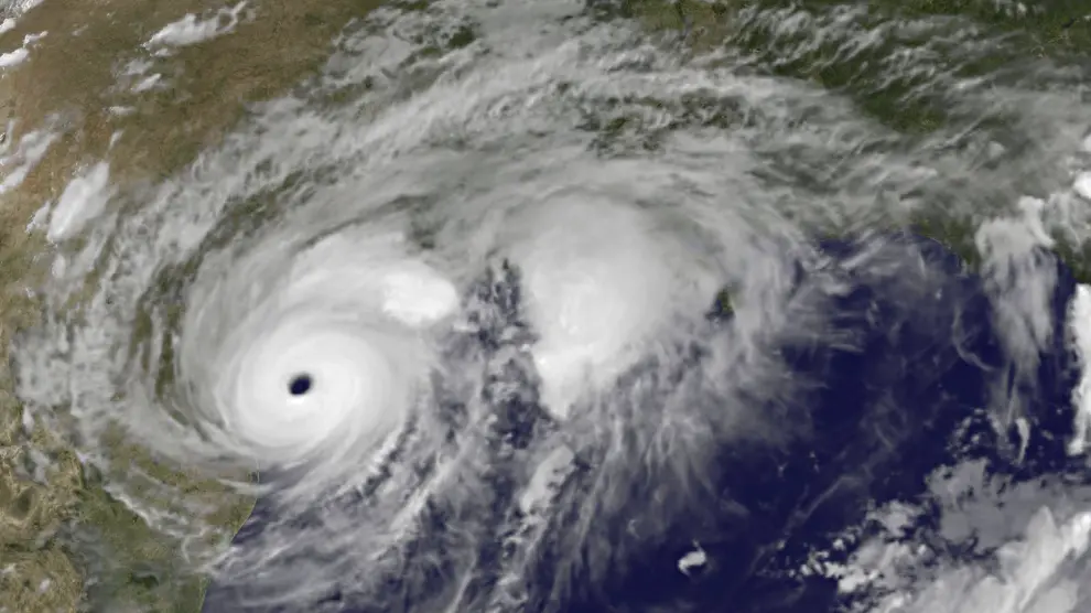El huracán Harvey, aproximándose a Texas, el 25 de agosto, en una imagen tomada por el satélite Goes de la NASA
